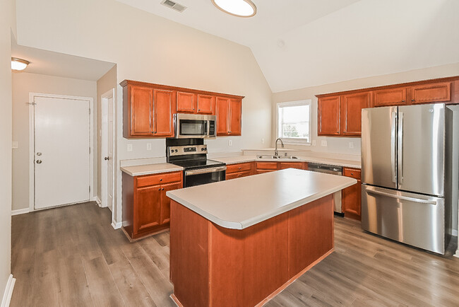 Building Photo - Comfort & Charm in Olive Branch