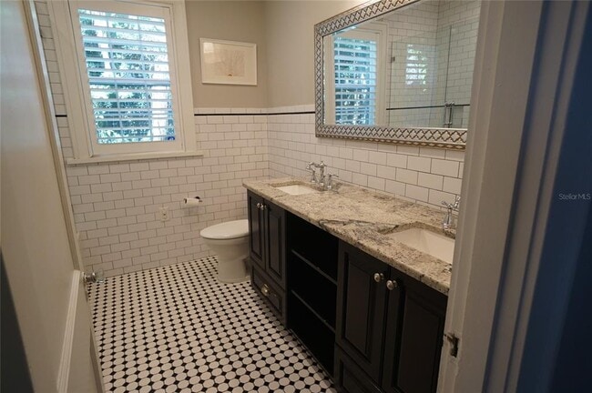 Building Photo - 4108 W Azeele St