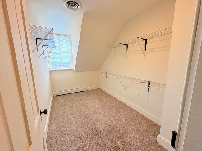 Building Photo - 135 S Duke St