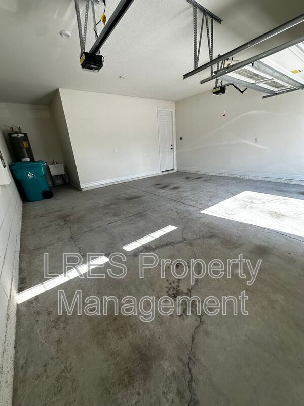 Building Photo - 9220 Sea Pne Ave