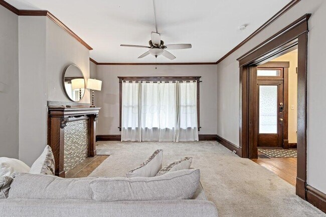 Building Photo - 2027 N 4th St