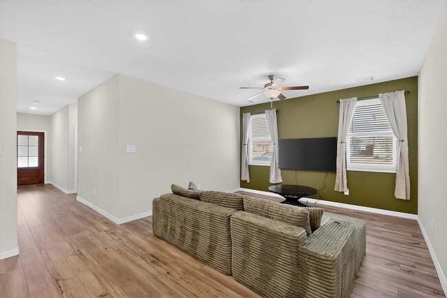 Building Photo - 2927 Brittlebush Dr