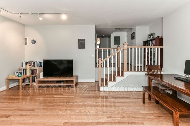 Building Photo - 2630 Adams Mill Rd NW