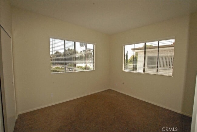 Building Photo - 17330 Chatsworth St