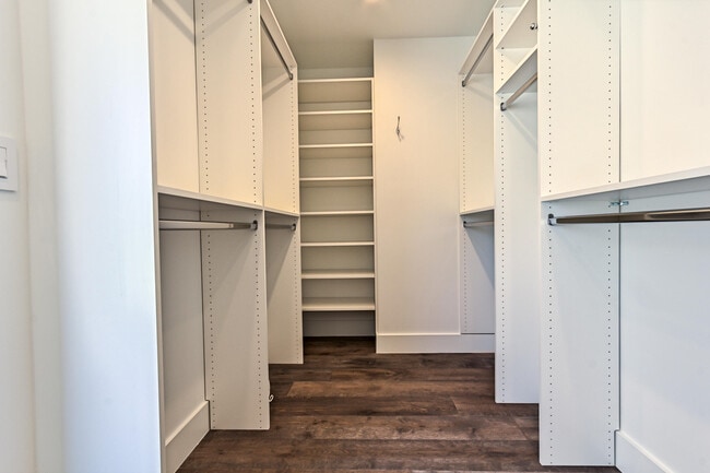 Building Photo - 1955 NE 4th St