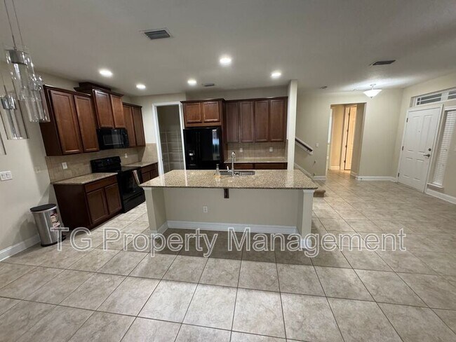 Building Photo - 14420 Serenoa Dr