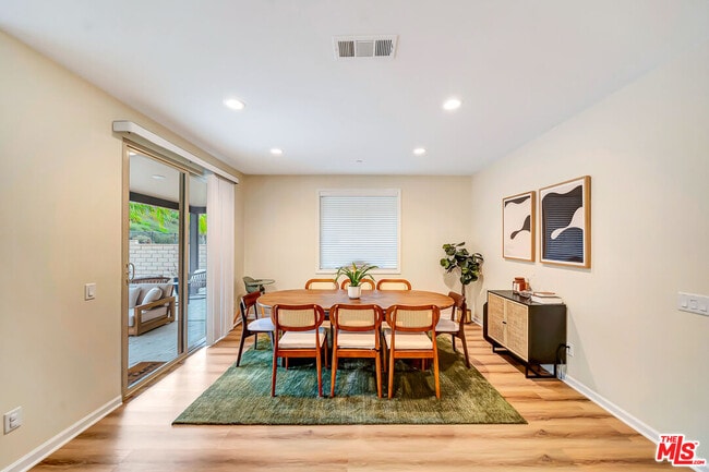 Building Photo - 25151 Golden Maple Dr