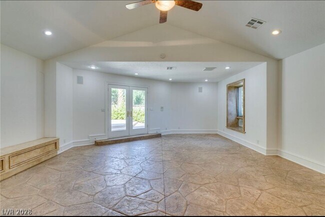 Building Photo - 7258 Loma Alta Cir