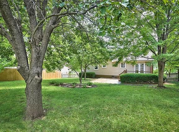 Building Photo - 15412 W 80th St