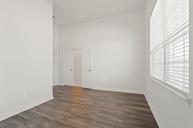 Building Photo - 9003 Creeks Gate Ct