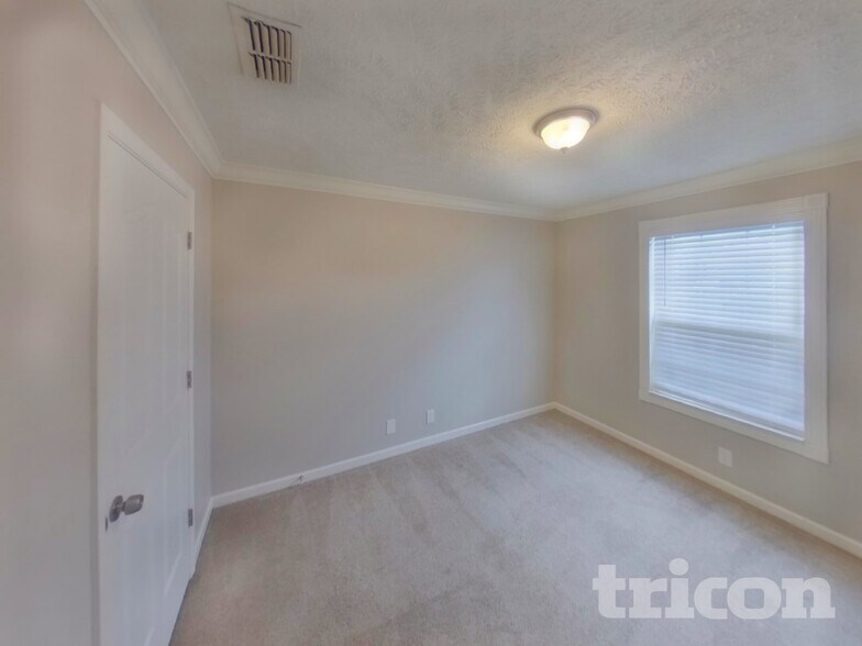 Building Photo - 1258 Tiree Dr