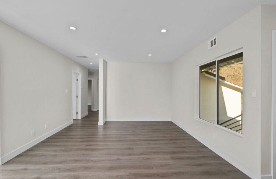 Building Photo - 1881 Verdugo Loma Dr