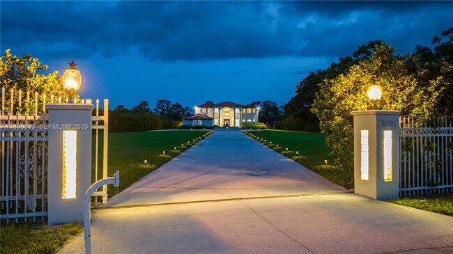 Building Photo - 6152 SW Banks St