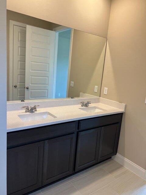 Building Photo - 6784 Cloverdale Ave