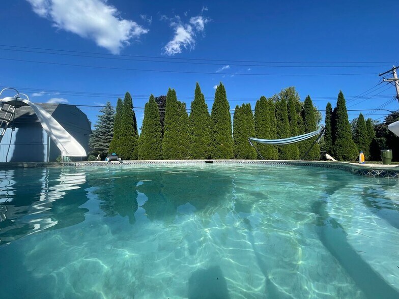 Building Photo - 6820 Fredmoor St