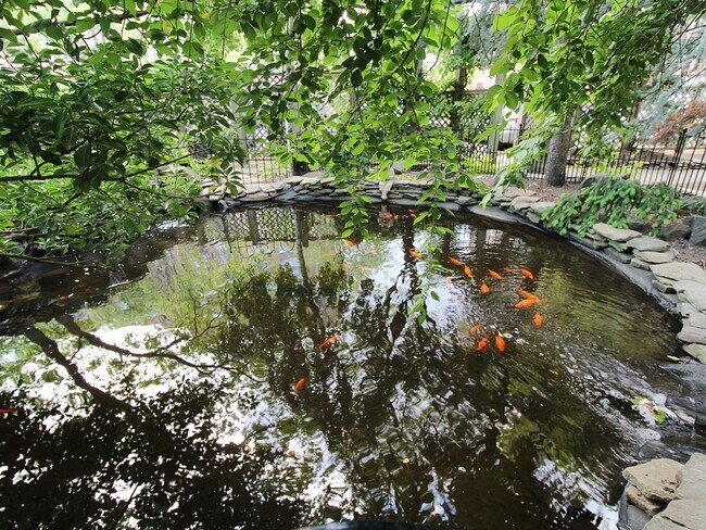 Building Photo - 10 Huron Ave