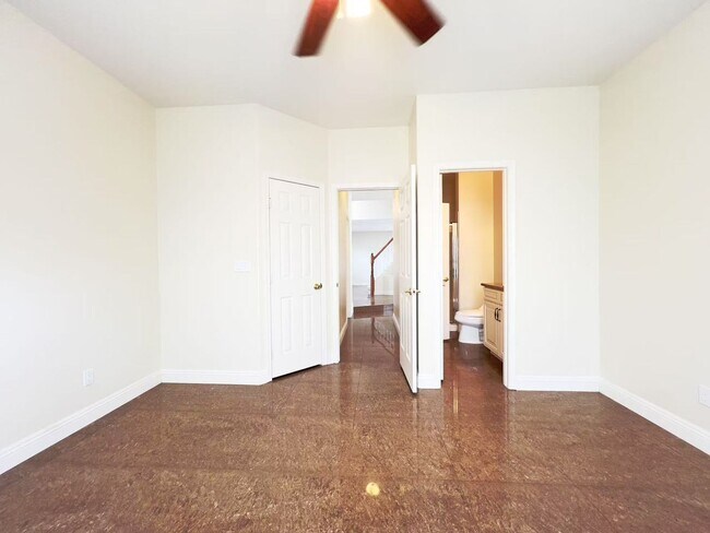Building Photo - Great location house in Green Valley