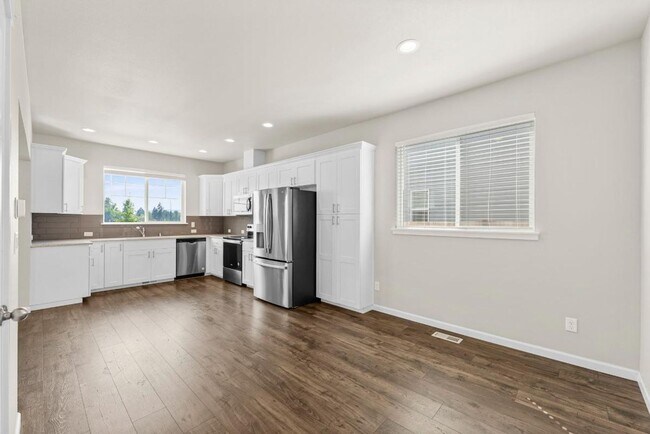 Building Photo - Modern Yelm Home Near JBLM | 3 Bed, 2.25 B...