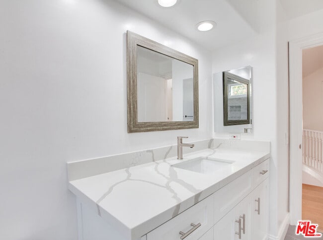 Building Photo - 10221 Briarwood Dr