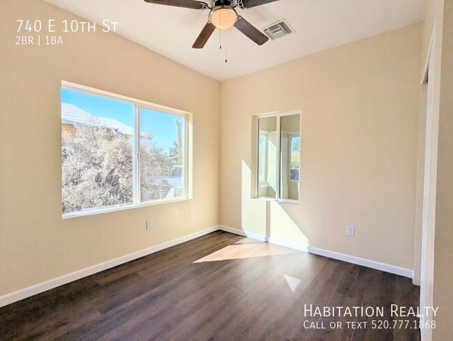 Building Photo - Remodeled 1924 Craftsman 2Bed/1Bath + Offi...