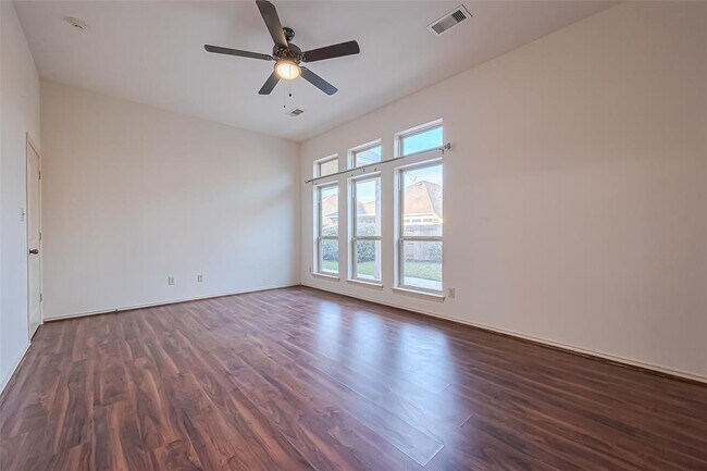 Building Photo - 6010 Le Moyne Pass Ln