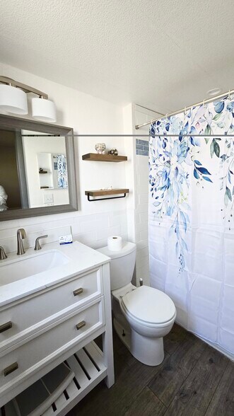 Building Photo - 400 Base Ave E