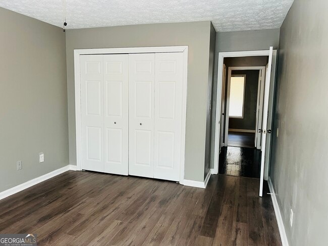 Building Photo - 142 Summerwood Dr