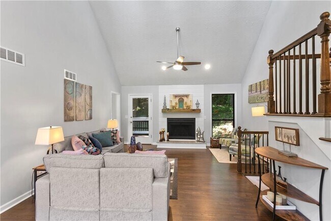 Building Photo - 4186 Nashoba Dr NE