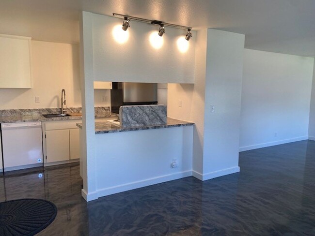 Building Photo - ARCATA! FULLY REMODELED 3 bedroom / 1.5 ba...