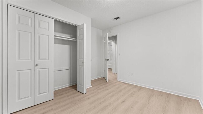 Building Photo - 216 Goshen Ln