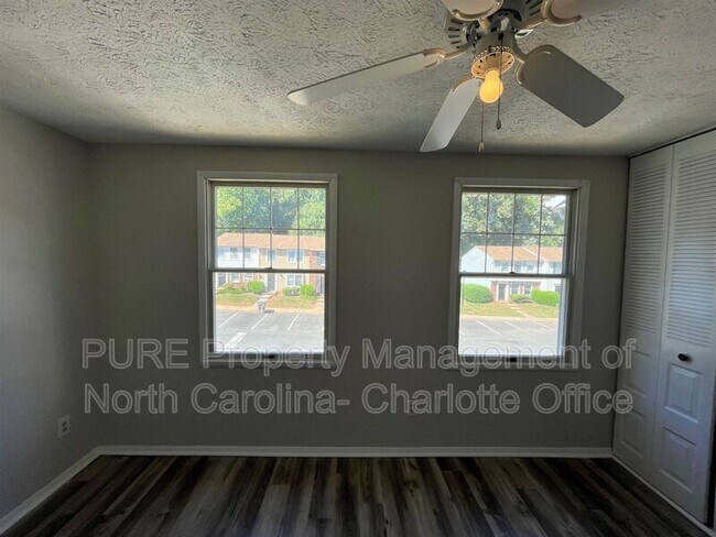 Building Photo - 9445 Lexington Cir