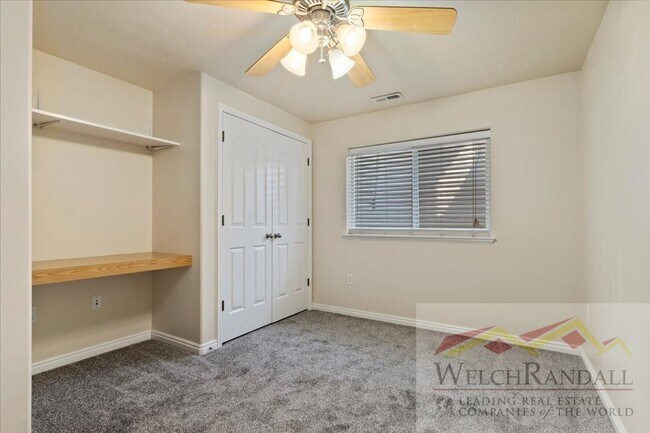 Building Photo - Spacious Residence in Taylorsville – 5 Bed...