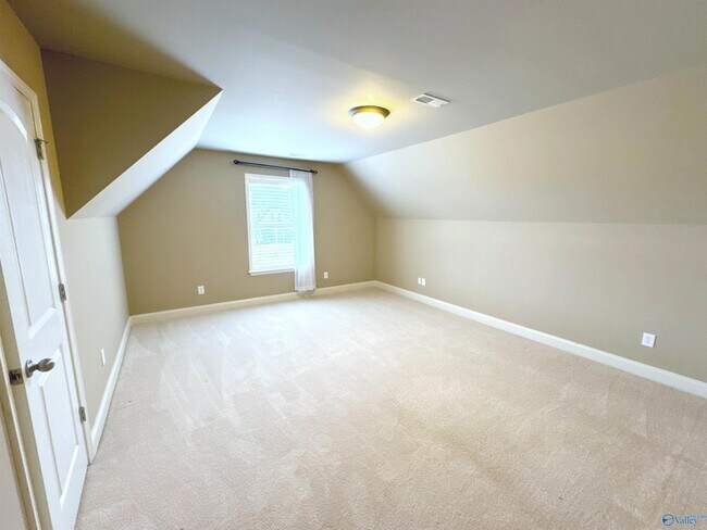 Building Photo - 126 Windridge Way SW
