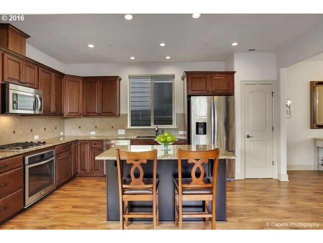 Building Photo - Wonderful Wilsonville Home!