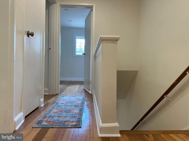 Building Photo - 411 Hampton Ct