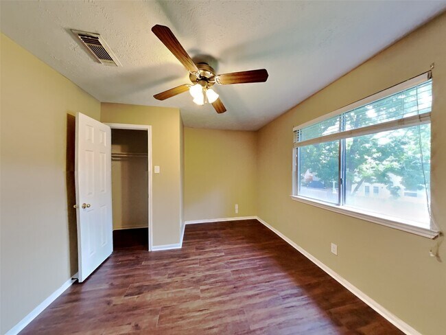 Building Photo - 31106 Perlican Dr