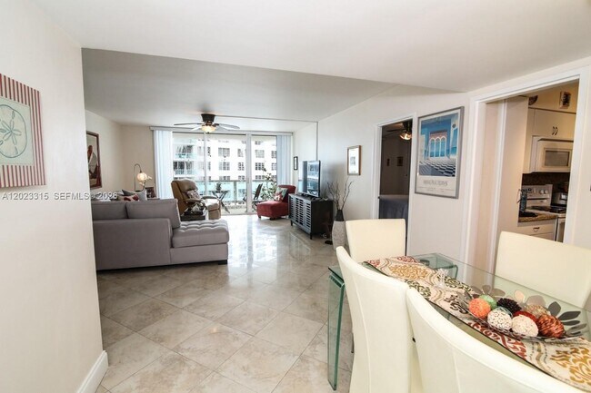 Building Photo - 5151 Collins Ave