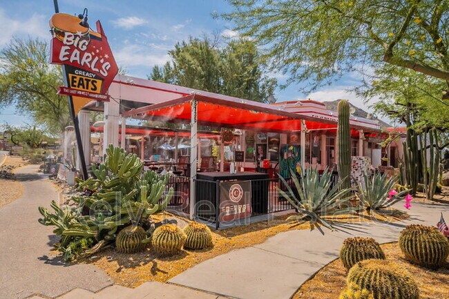 Building Photo - 6050 E Hidden Valley Dr