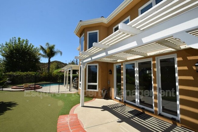 Building Photo - 1674 Bushgrove Ct