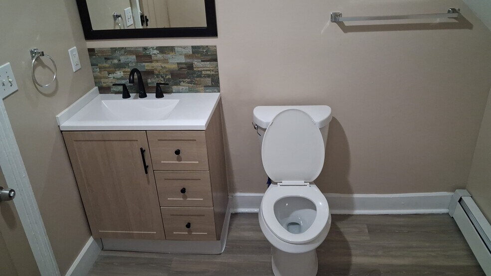 Bathroom - 19 Mahl Ave