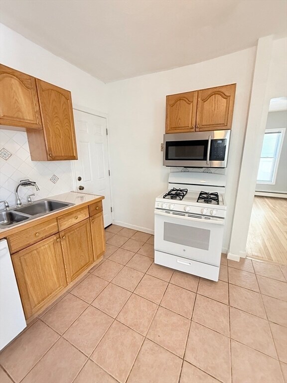 Building Photo - 11 Newton St