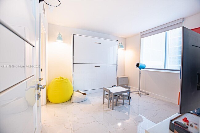 Building Photo - 500 Brickell Ave