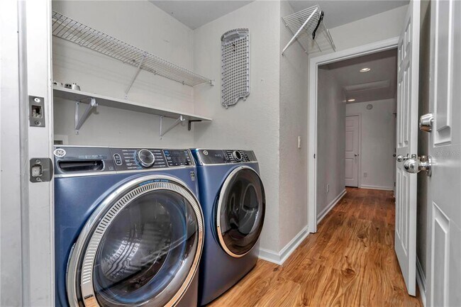 Building Photo - 5535 SW 41st St