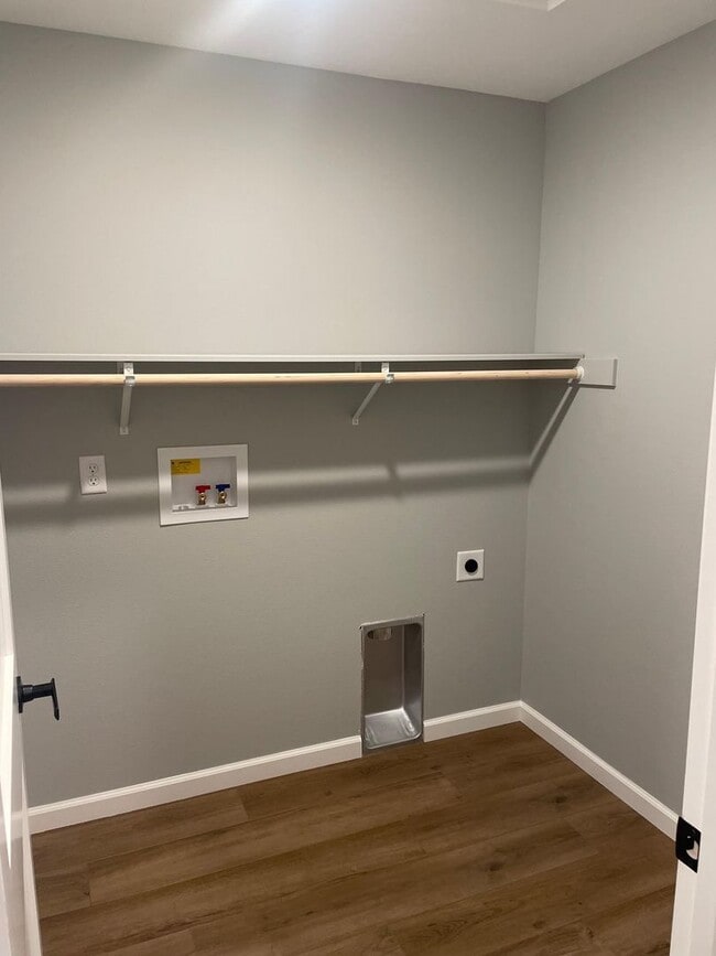 Building Photo - 2506 Landmark Dr