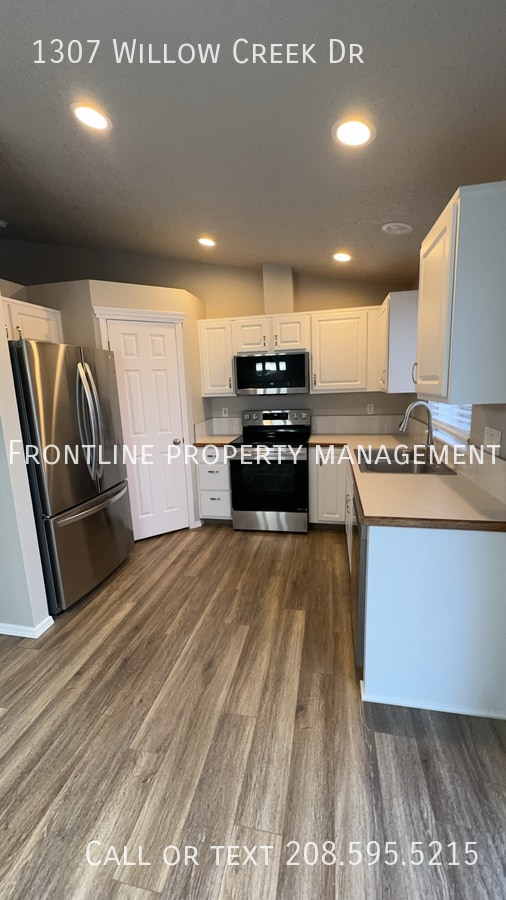 Building Photo - 1307 Willow Creek Dr