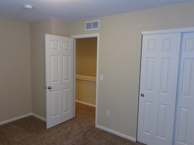 Building Photo - 5550 N Lisbon St