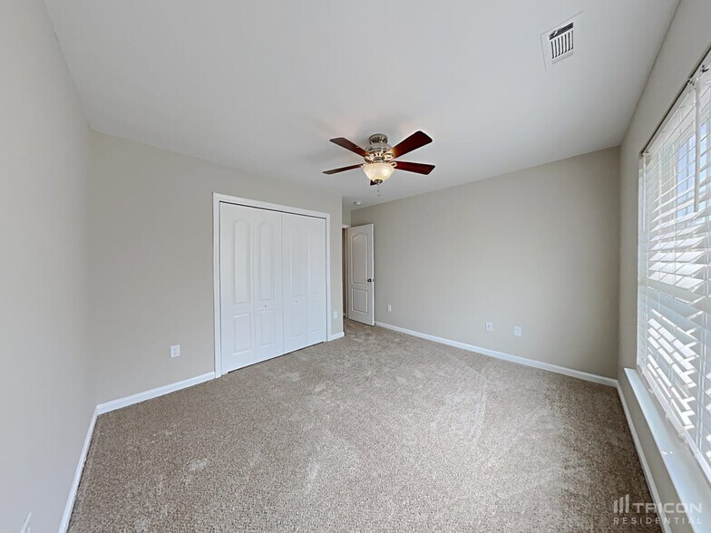 Building Photo - 523 Clairidge Dr