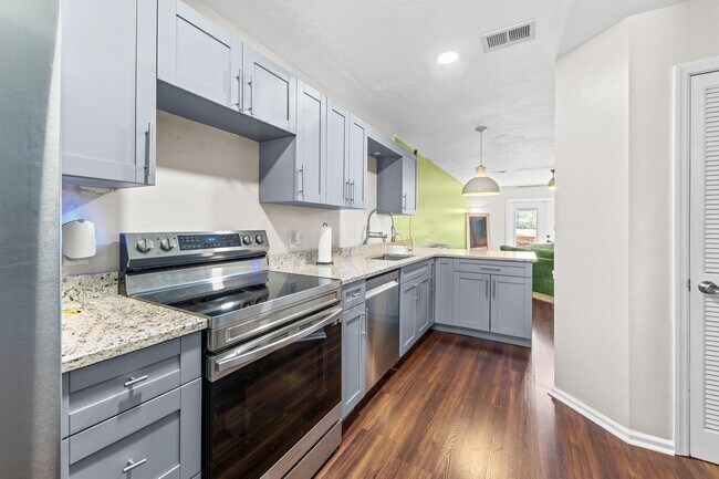 Building Photo - 1844 Nicklaus Dr