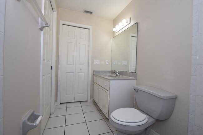 Building Photo - 8 Regency Dr