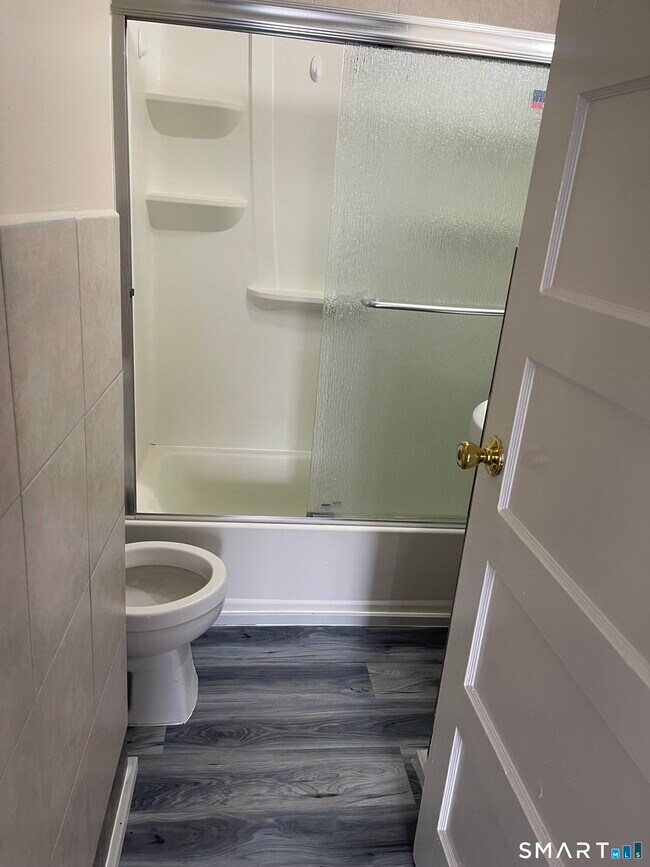 Building Photo - 1727 Barnum Ave